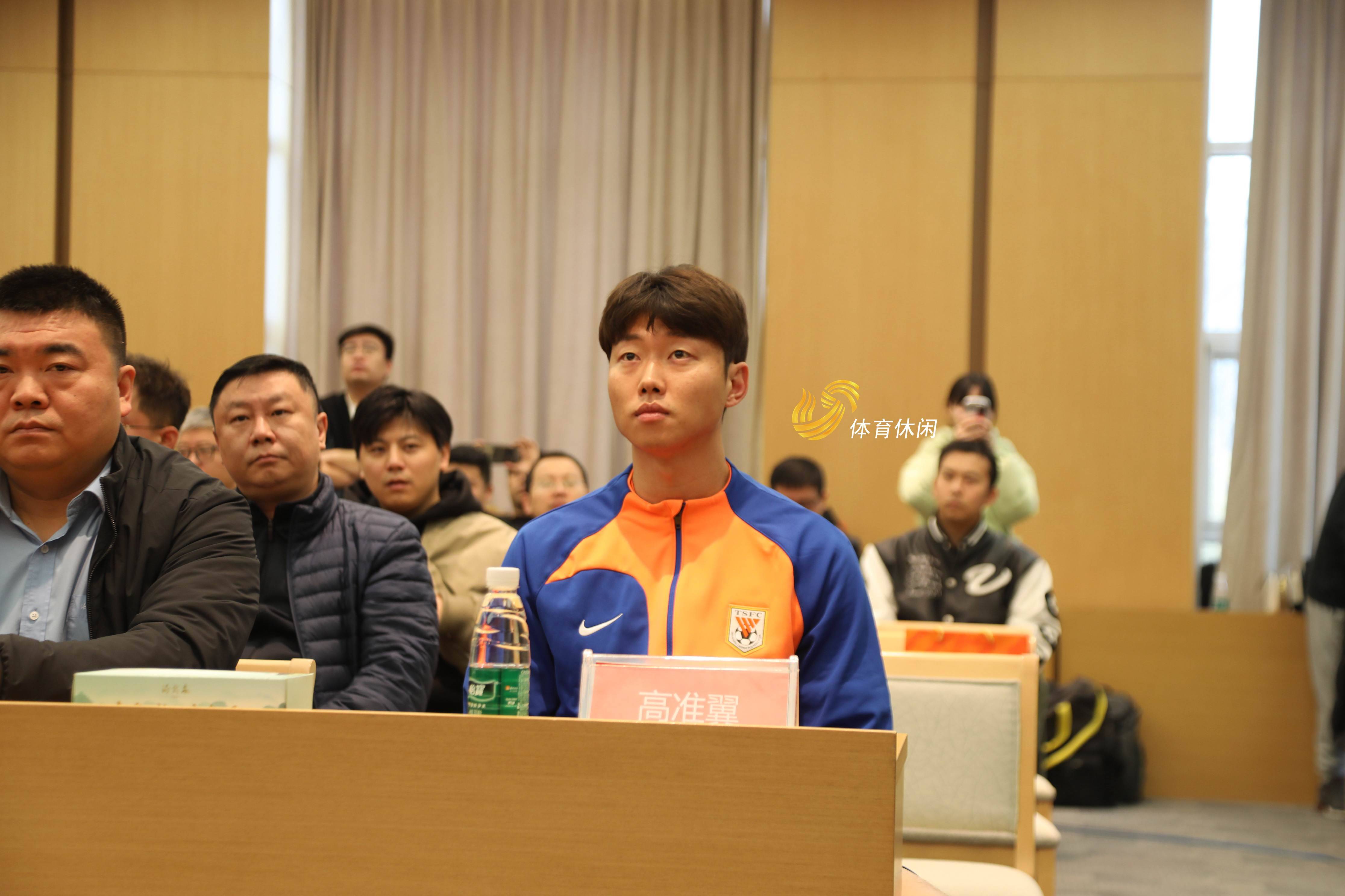 澳客官网app-关于山东鲁能举行球迷见面会，粉丝热情参与互动的信息