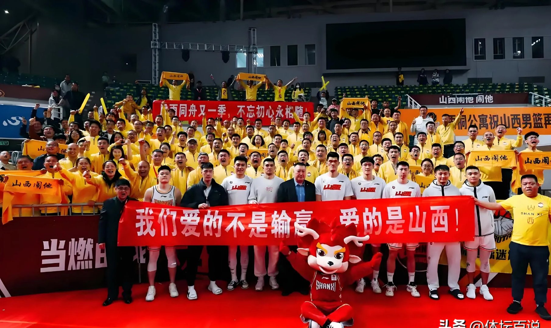 澳客网站入口-关于球迷支持CBA球队持续高涨，赛场气氛火爆的信息