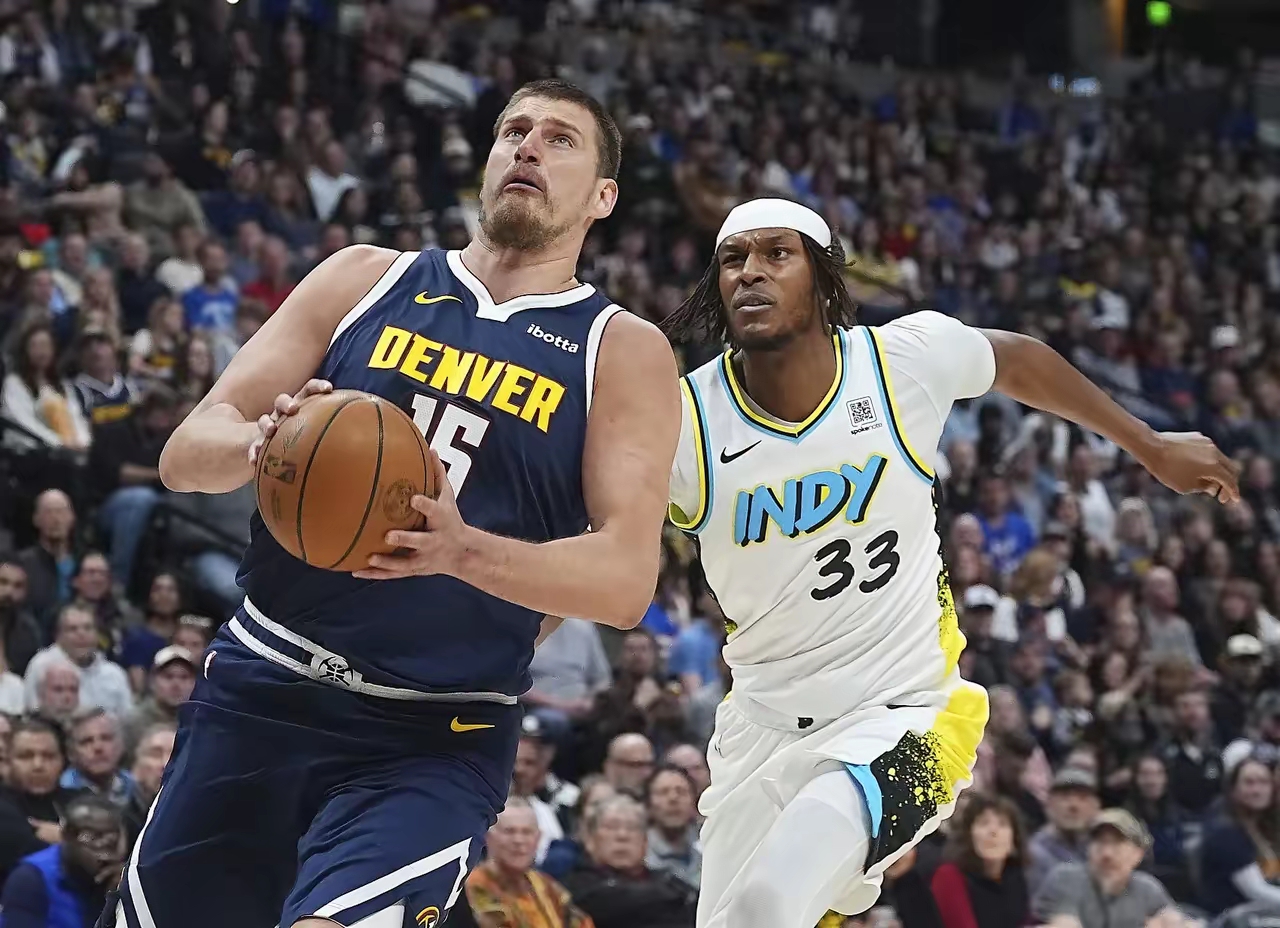 灰熊比赛中生变——约翰逊奇迹回归球场再现老将风采