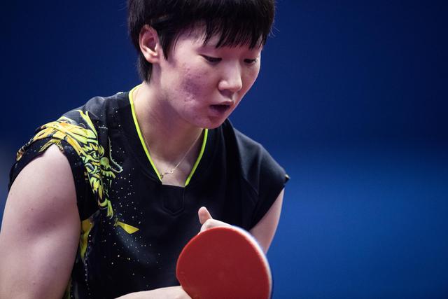 澳客中国官网-乒乓球选手球路神奇,打出绝技