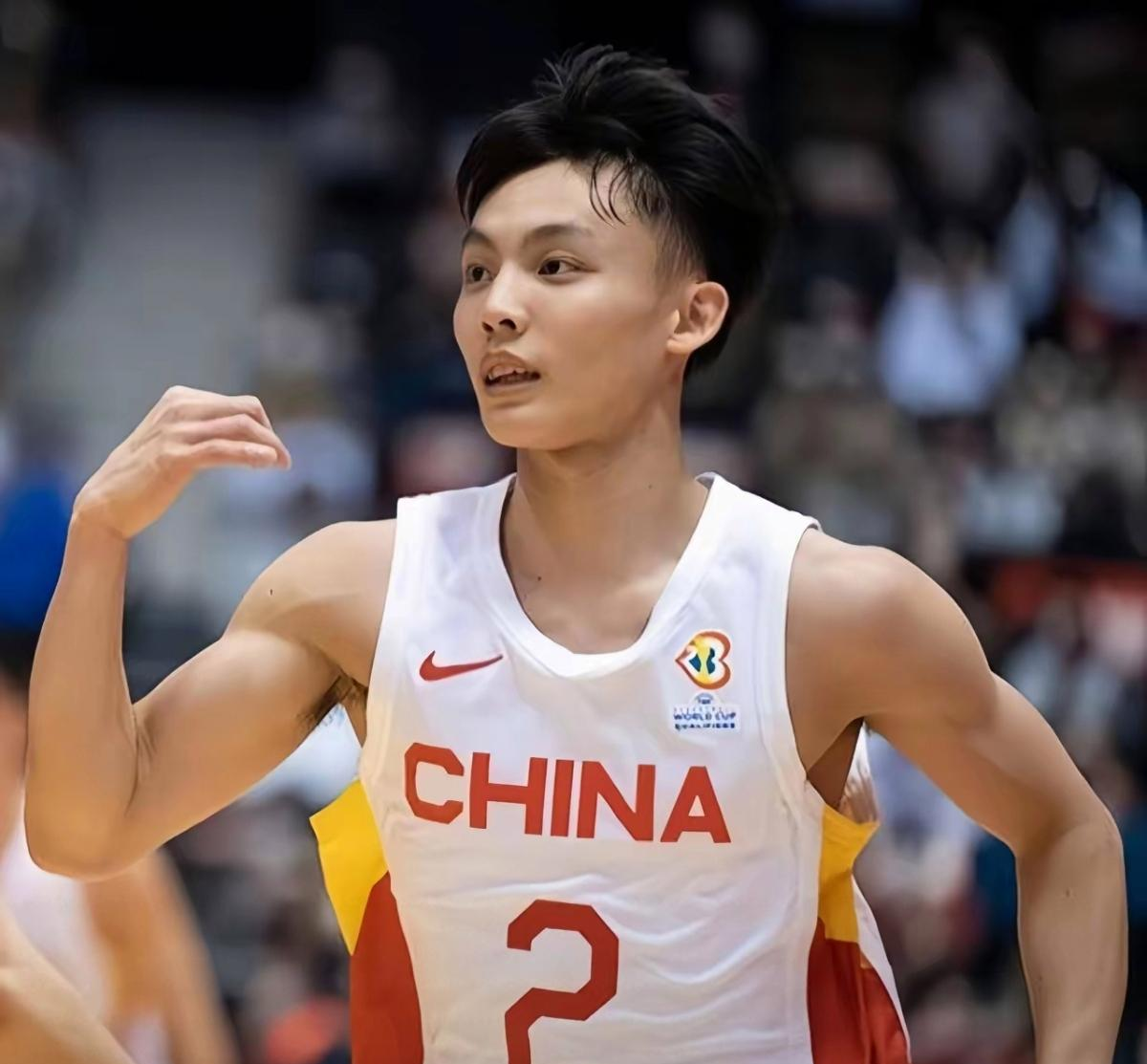 澳客链接-一位年轻球员因出色表现获得了晋升的机会