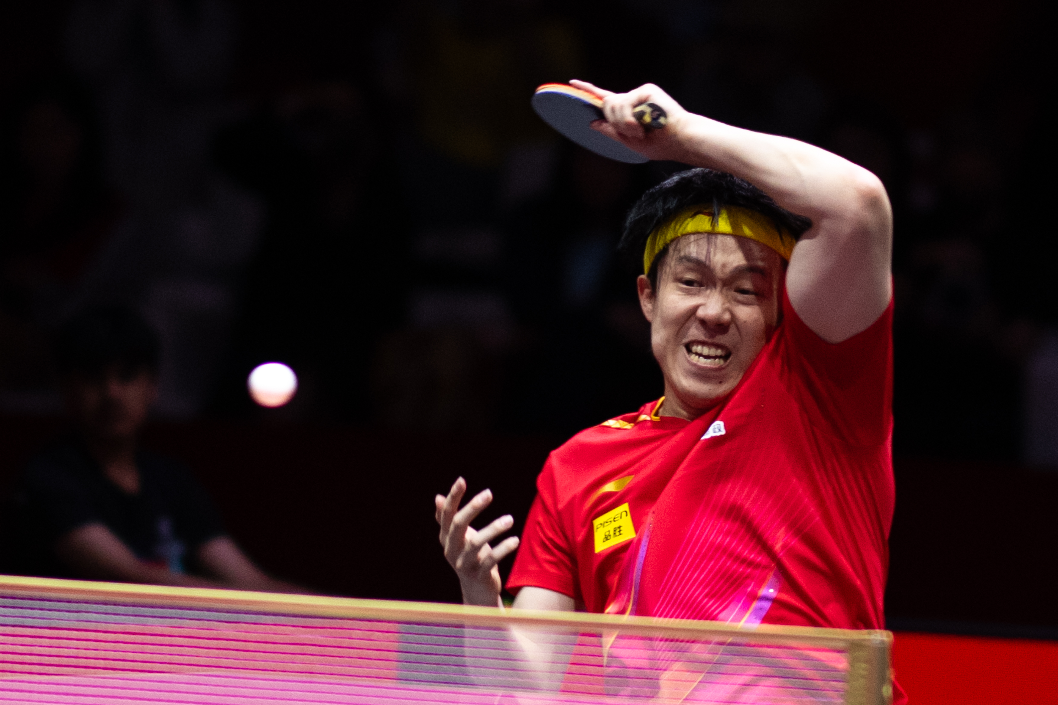 澳客教练-乒乓球比赛选手反击犀利，轻松晋级