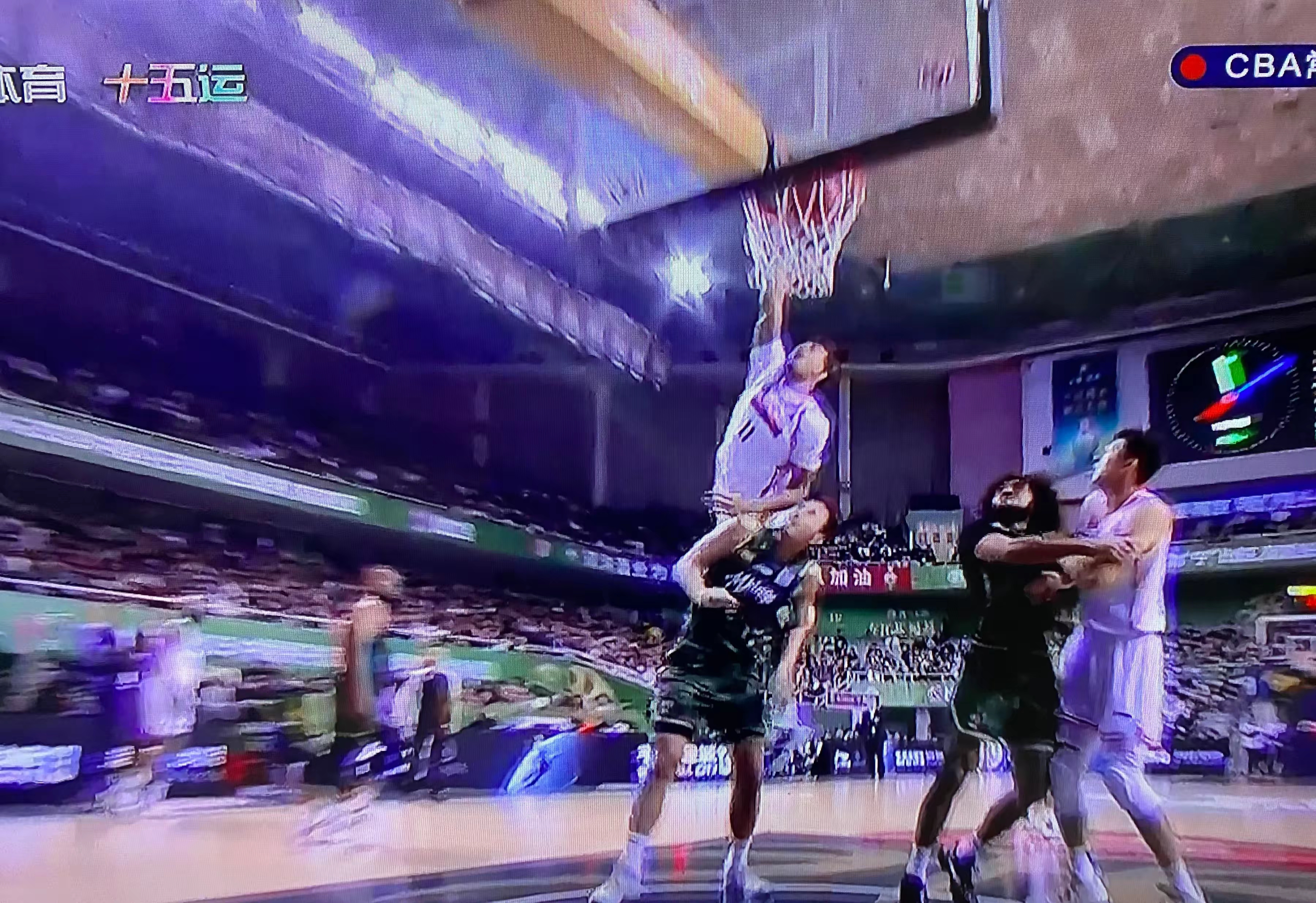 澳客链接-关于红蓝大战即将上演，全城球迷狂热的信息