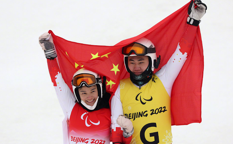 澳客新闻-运动员拼尽全力，争夺金银铜奖牌