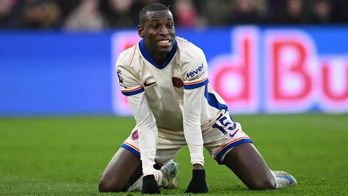 澳客网站-切尔西后卫抢断频繁,成为球队攻防的关键