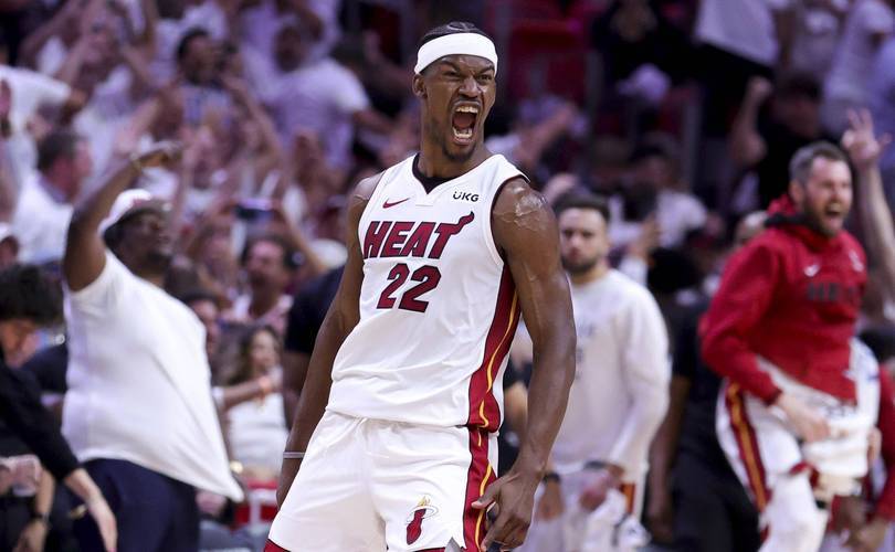 -关于热火击败老鹰,巴特勒关键时刻奉献关键球的信息