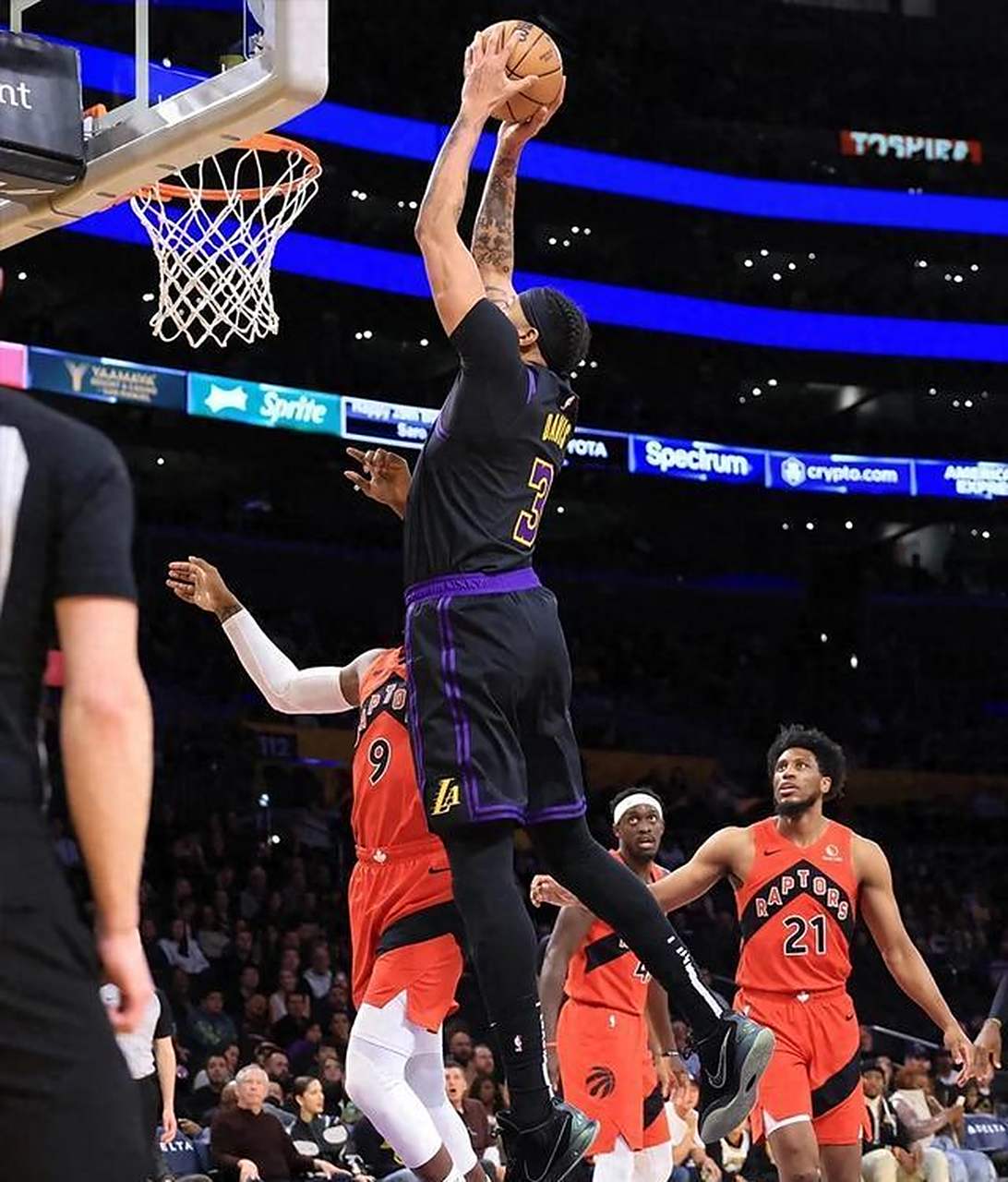 澳客电竞-包含湖人客场大败猛龙,士气受挫,需要调整状态的词条