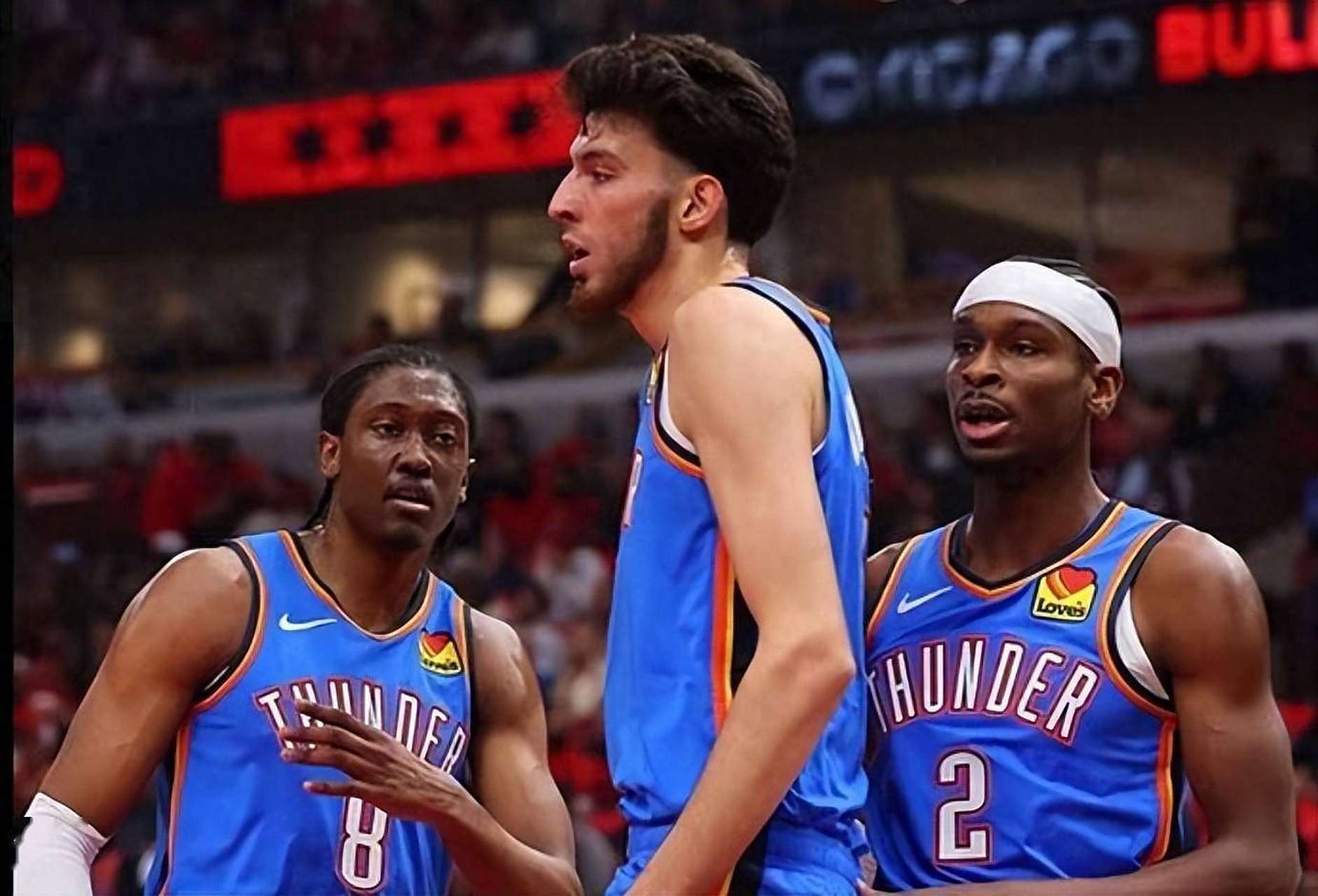 澳客vip注册-开拓者击败雷霆,西部强队争夺激烈