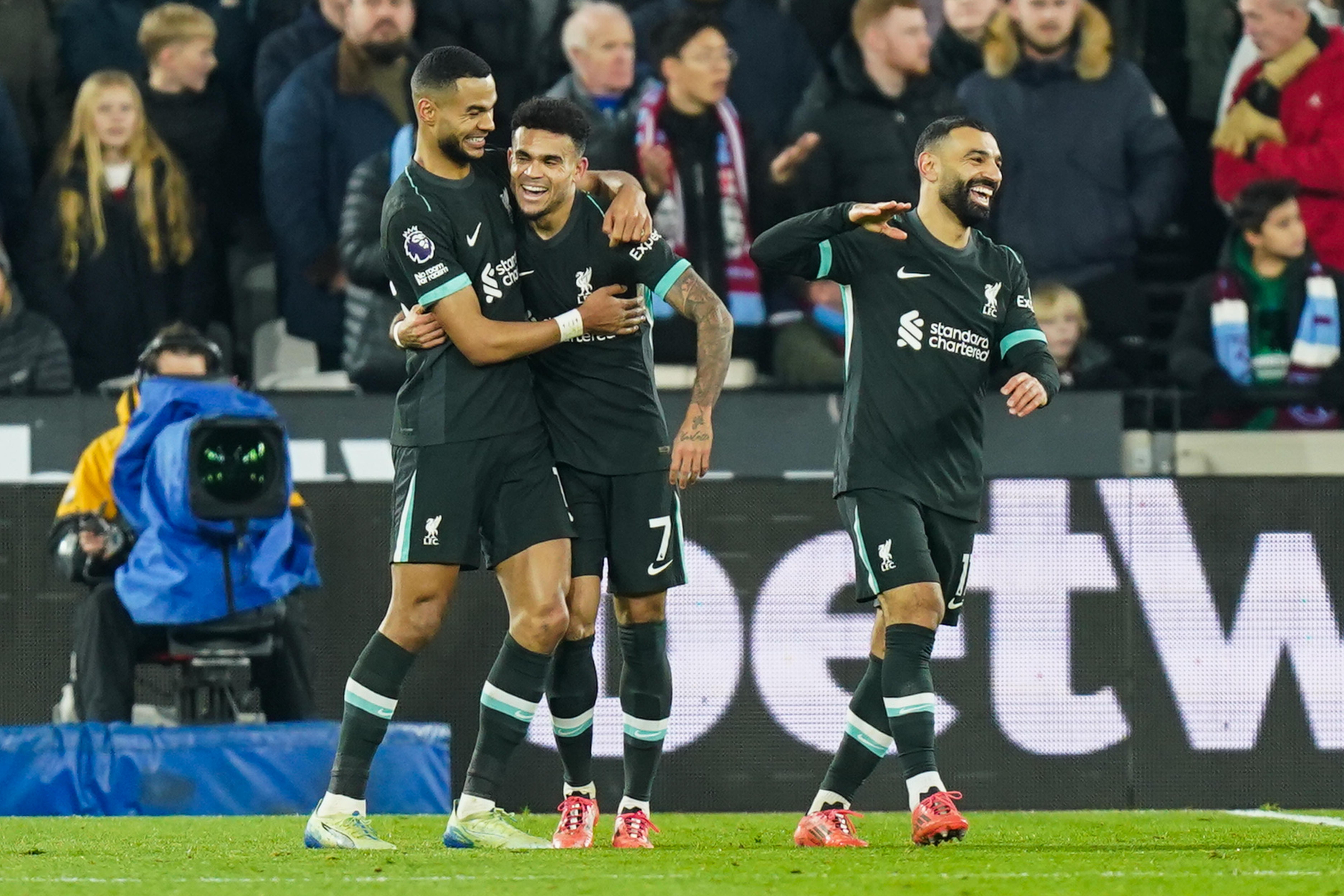 澳客课程-英超冠军击败对手，迎接半决赛挑战