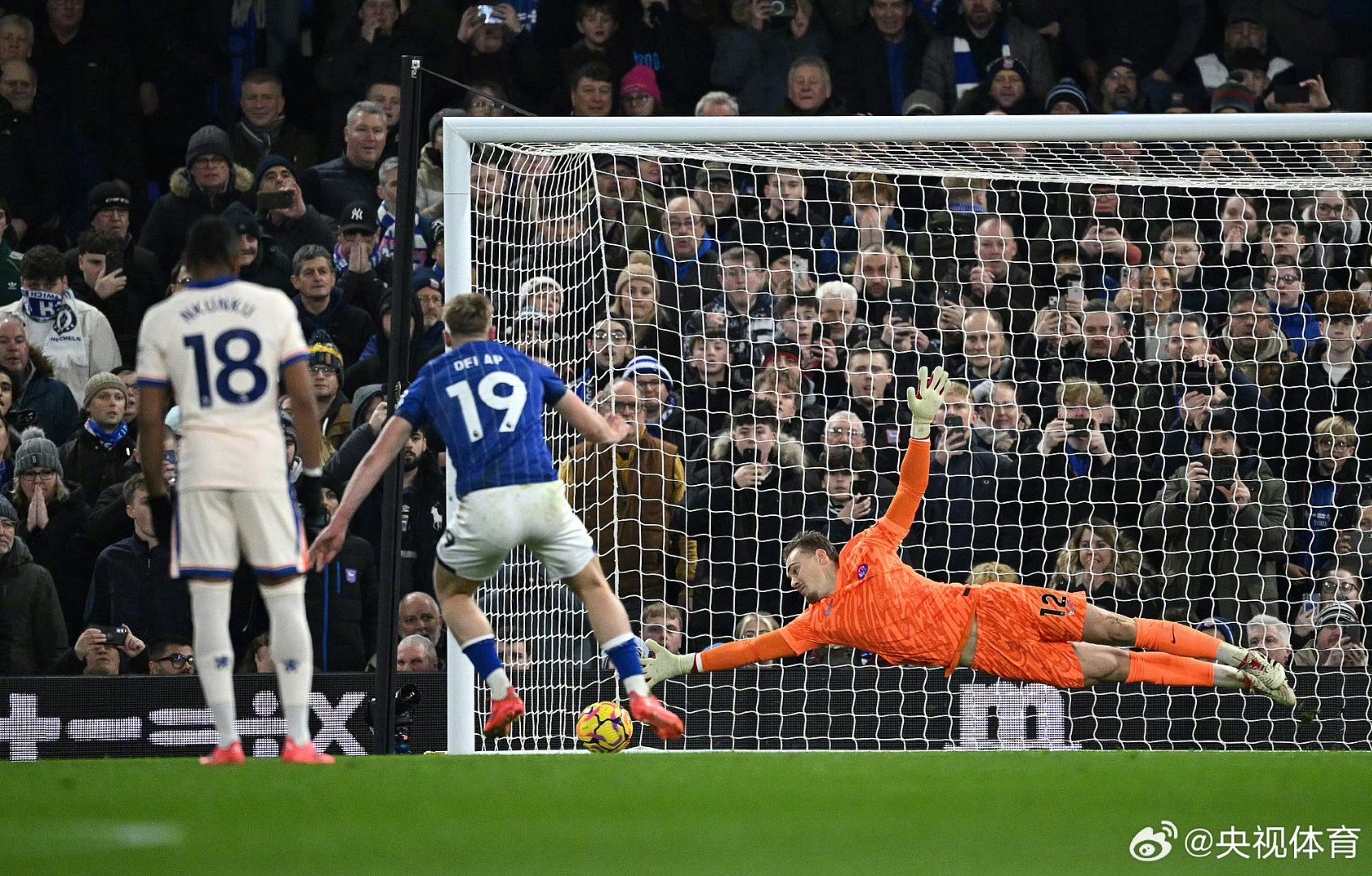 澳客电竞-阿贾克斯战平切尔西,进攻不力的简单介绍