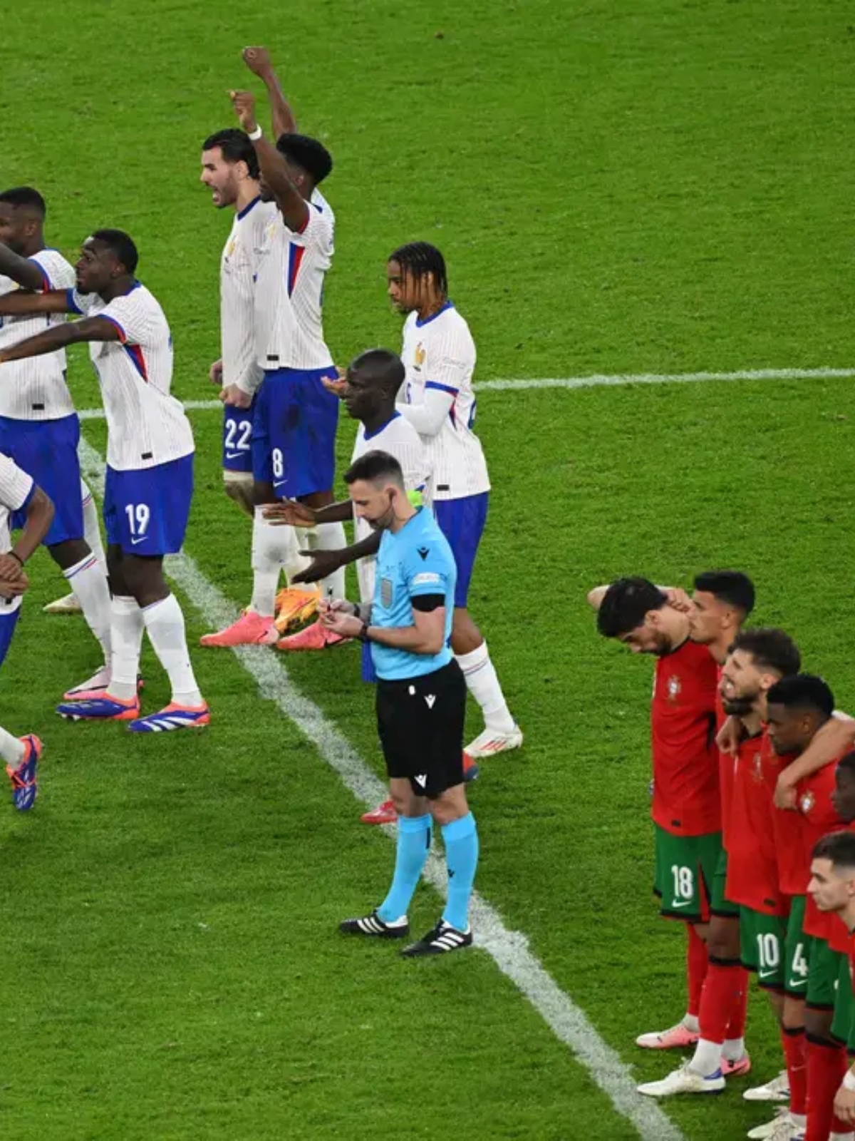 澳客官网入口-口水战！欧洲足球联赛中球员们矛盾不断不绝的简单介绍